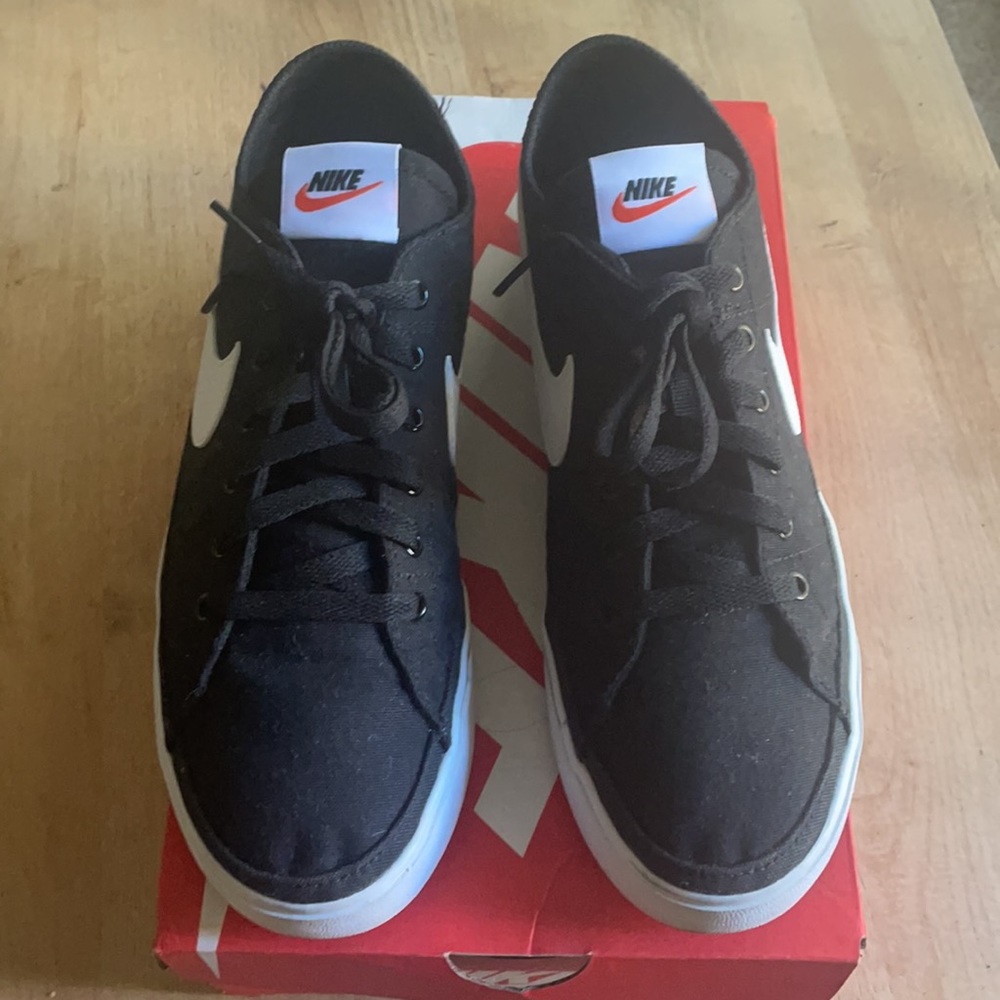 NIKE Men’s COURT LEGACY Canvas shoes - Picture 4 of 8